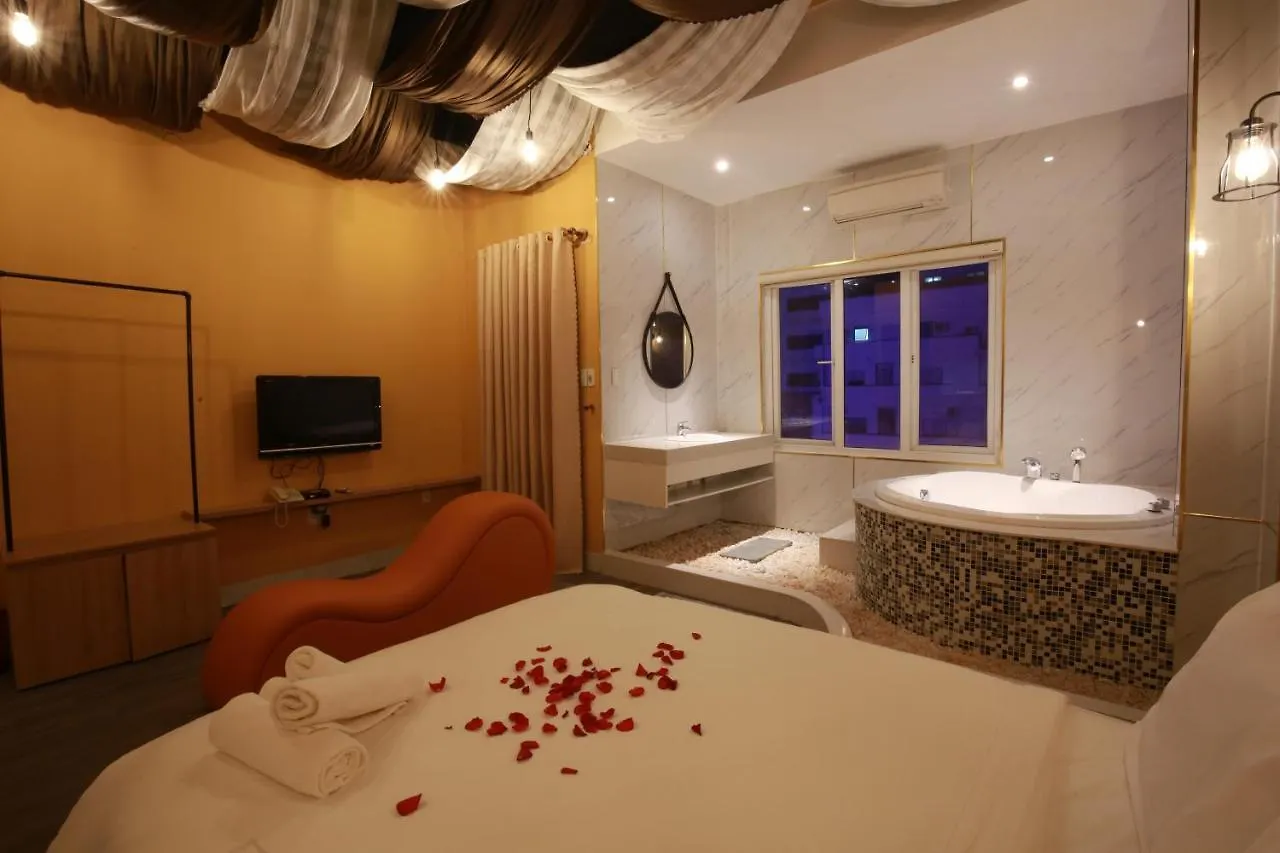 Lotus Hotel The Cupid Room 다낭