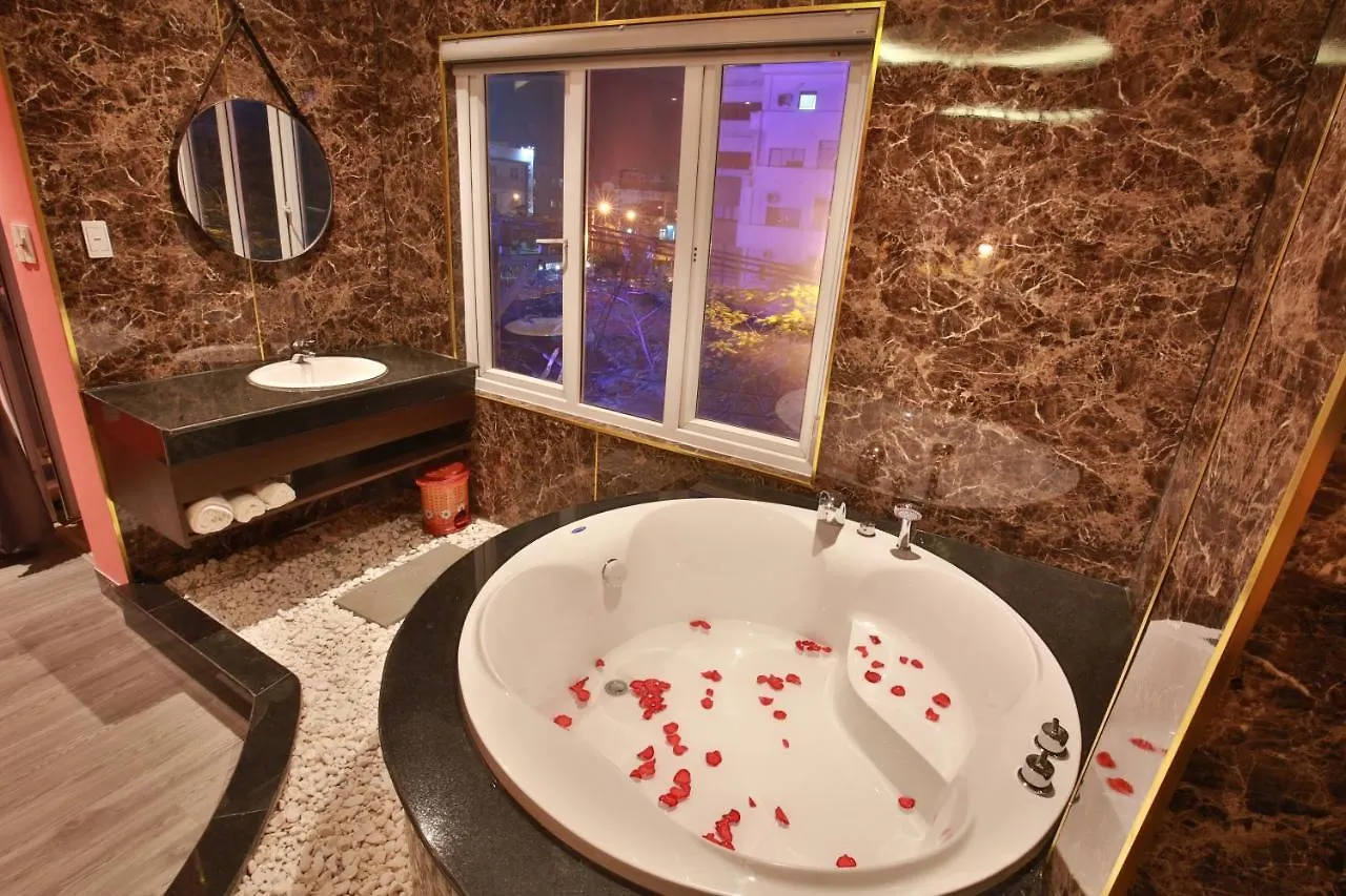 Lotus Hotel The Cupid Room 다낭
