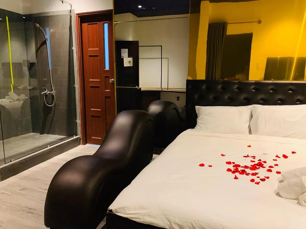 러브호텔 Lotus Hotel The Cupid Room 다낭